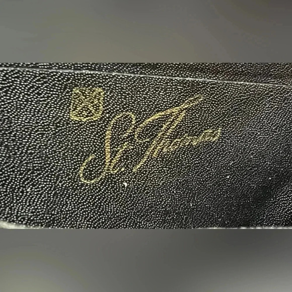 VINTAGE: St. Thomas | coin purse. - Picture 10 of 12